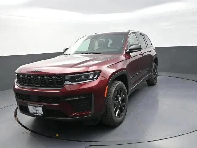 New 2026 Velvet Red Pearl-Coat Exterior Paint Jeep Laredo image 4