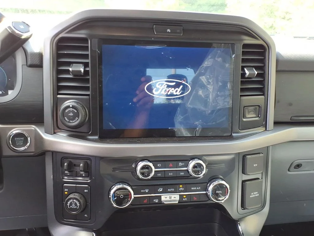 New 2026 Agate Black Metallic Ford XLT image 11