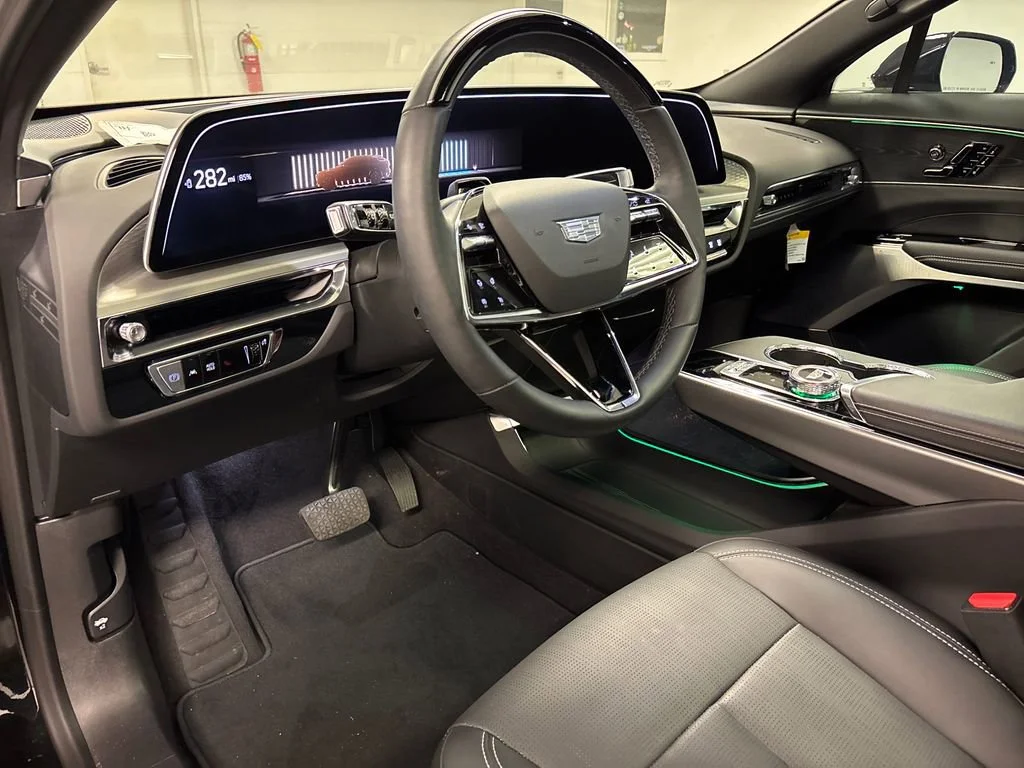 2025 Cadillac LYRIQ Luxury 2 - Photo 32