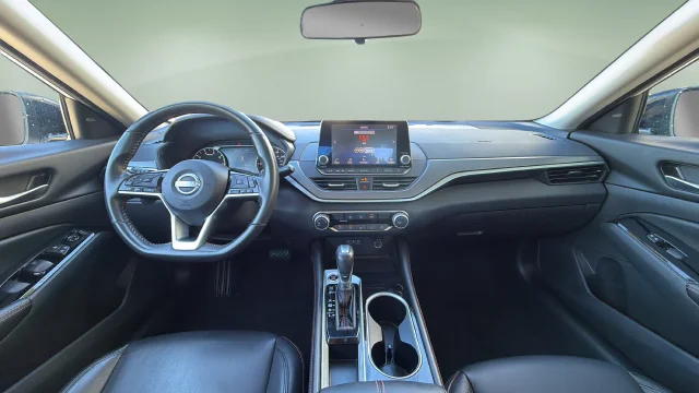 Used 2024 Pearl White Tricoat Nissan 2.5 SR image 8