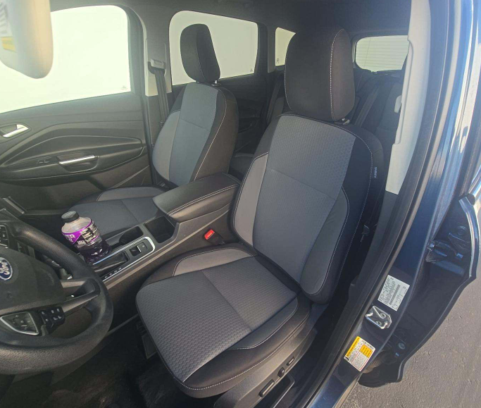 Used 2018 Blue Ford SE image 5