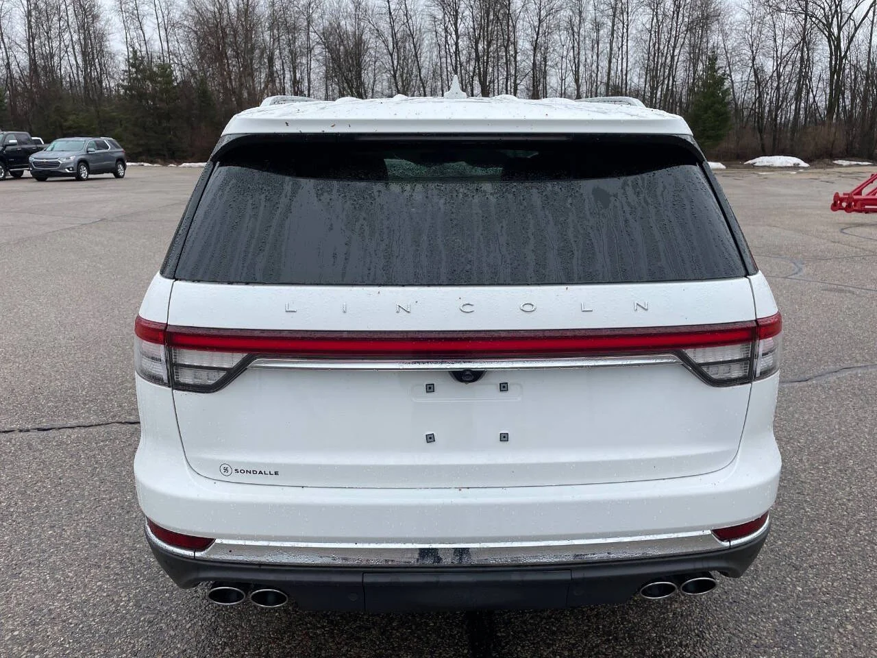 Used 2024 Pristine White Lincoln Premiere AWD 4dr SUV image 5