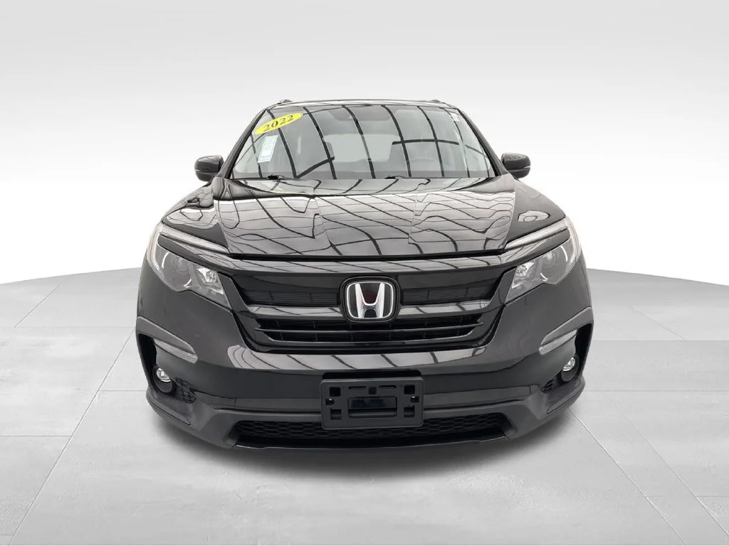 Certified Used 2022 Crystal Black Pearl Honda AWD SE image 31