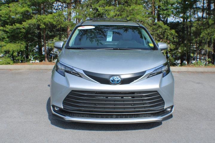 Certified Used 2025 CELESTIAL SILVER Toyota  image 19