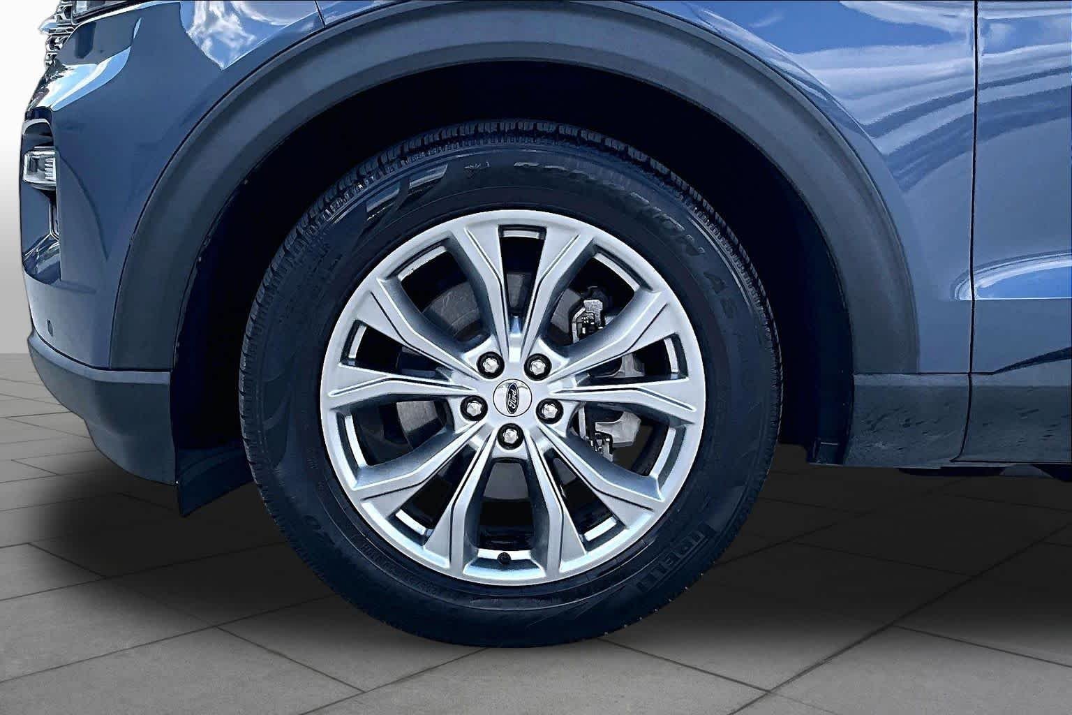 Used 2021 Infinite Blue Metallic Tinted Clearcoat Ford Limited image 10