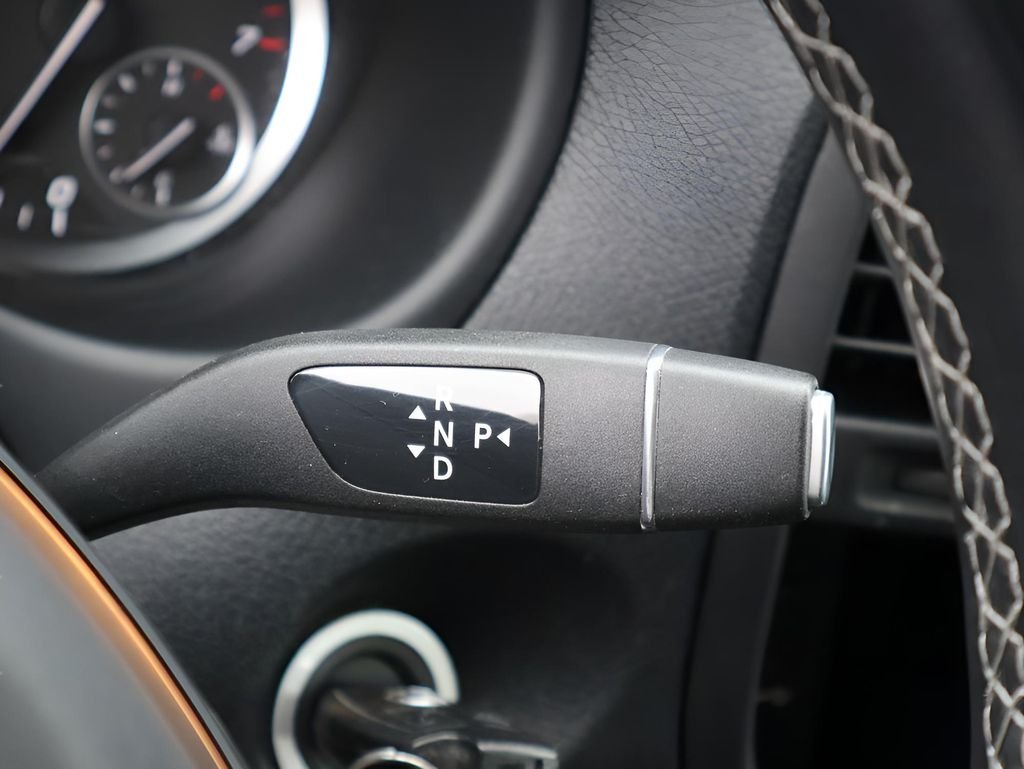 Used 2023 Arctic White Mercedes-Benz Passenger image 31