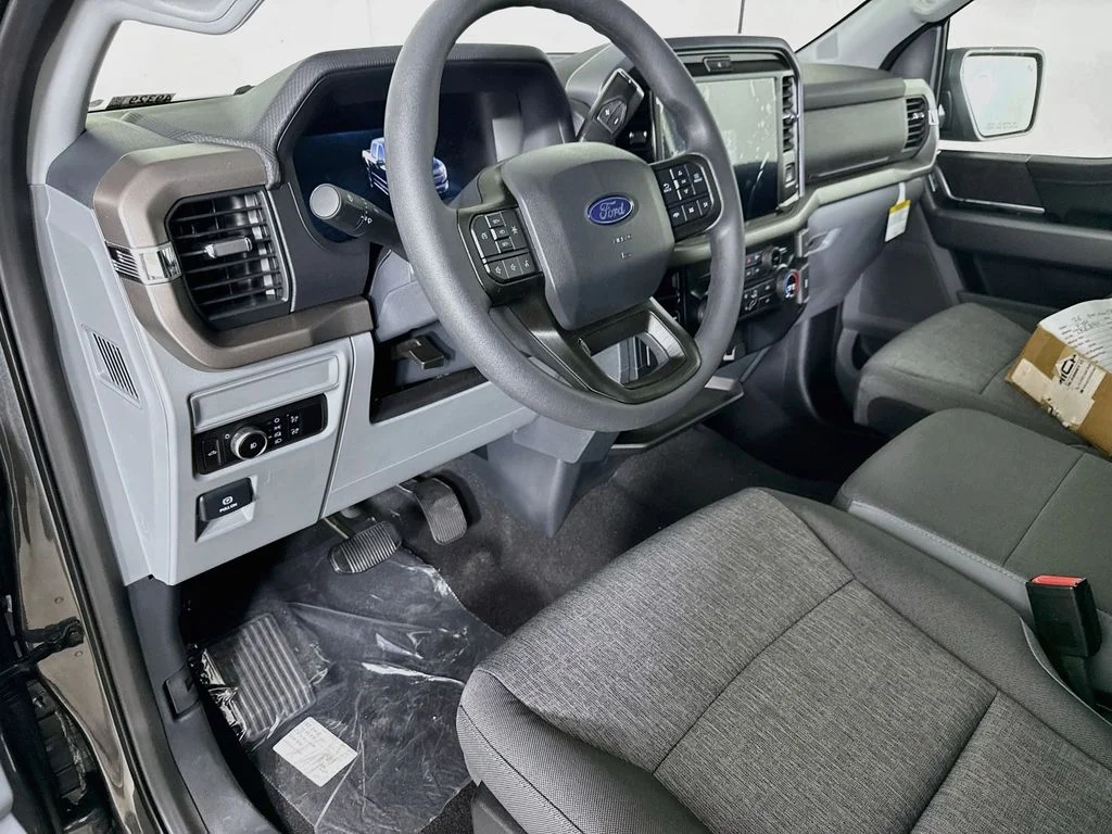 New 2026 Carbonized Gray Metallic Ford XLT image 9