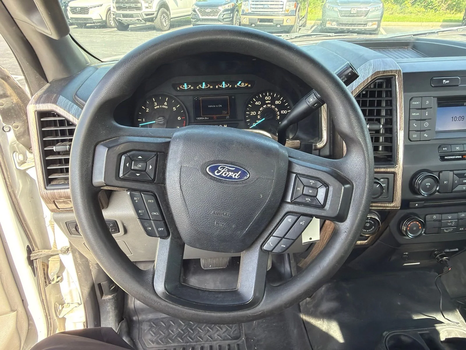 Used 2018 White Ford XL image 13