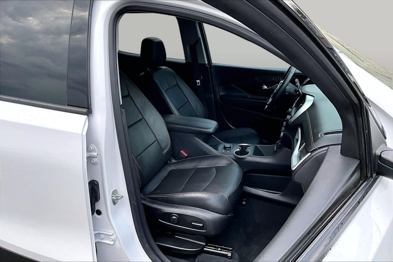 Used 2021 Summit White GMC SLT image 9