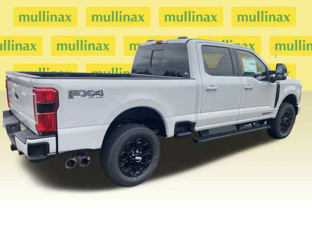 New 2026 White Ford XLT image 3