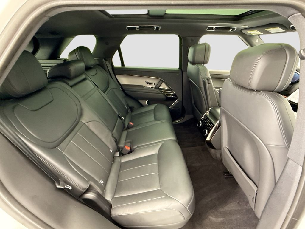 Used 2024 Fuji White Land Rover Dynamic SE image 21