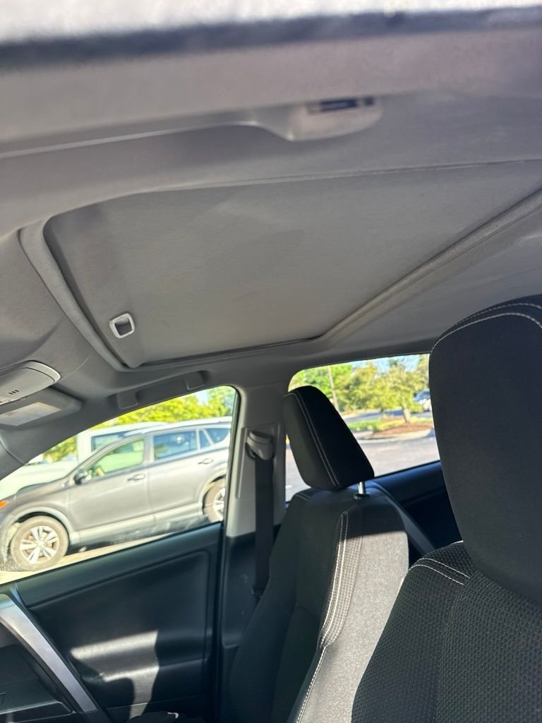 Used 2017 Gray Toyota XLE image 9