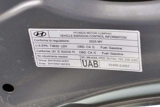 Used 2025 Gray Hyundai SEL Sport image 32