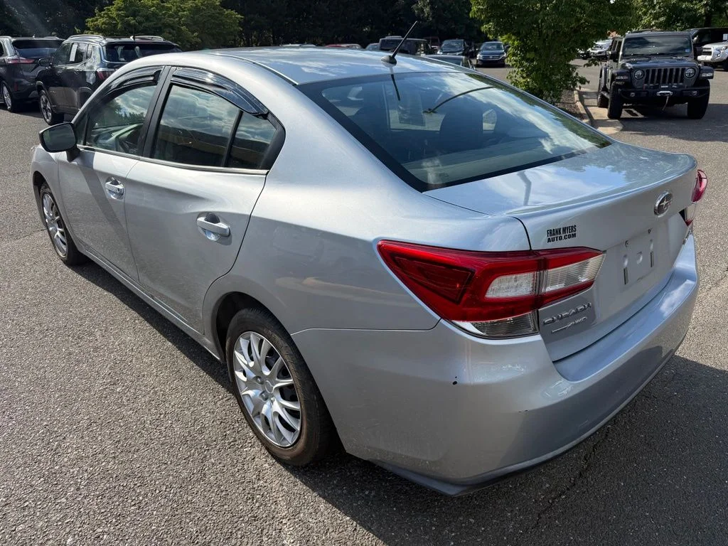 Used 2019 Silver Subaru 2.0i image 5