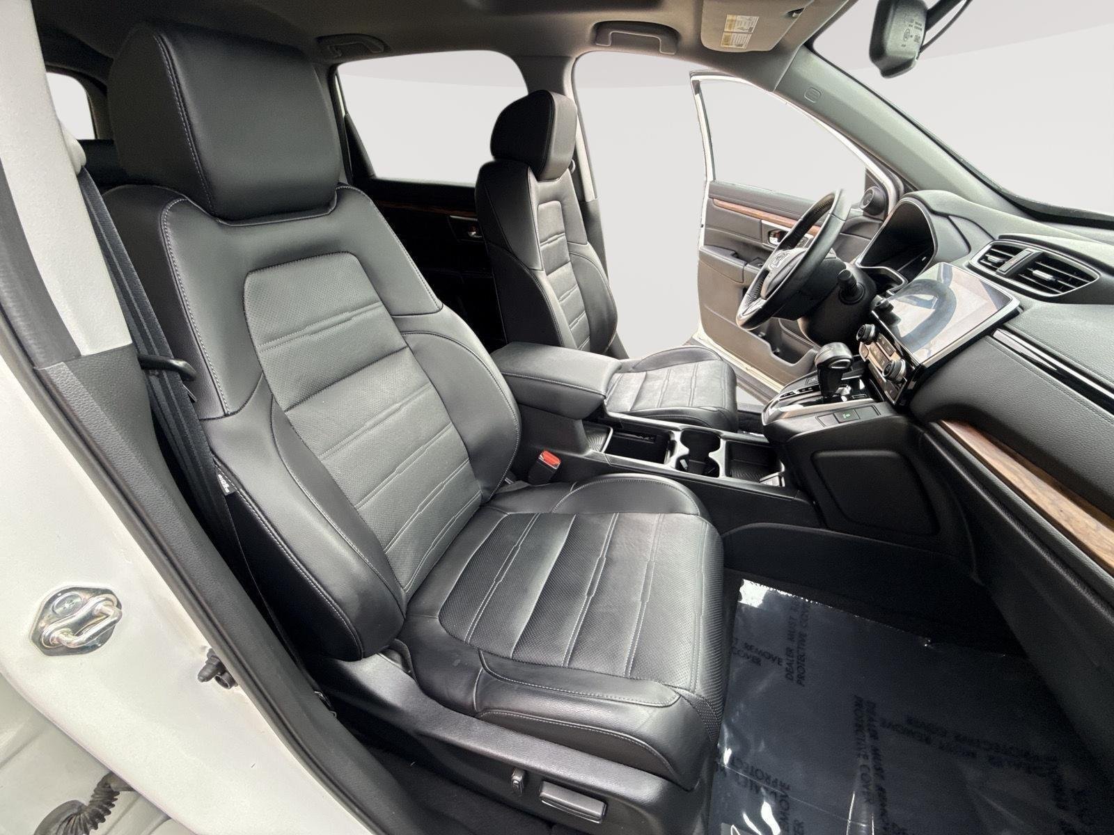 Used 2018 White Diamond Pearl Honda Touring image 28