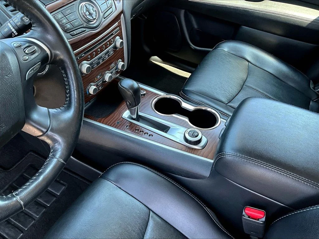 Used 2020 Black Nissan Platinum image 22