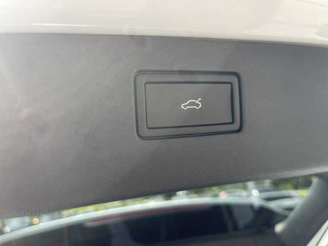 New 2026 Pure White Volkswagen 2.0T SE image 10