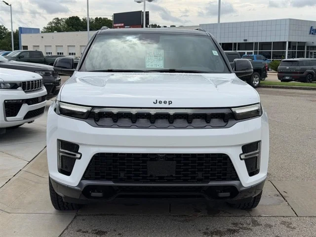 New 2026 Bright White Clear-Coat Exterior Paint Jeep Upland image 2