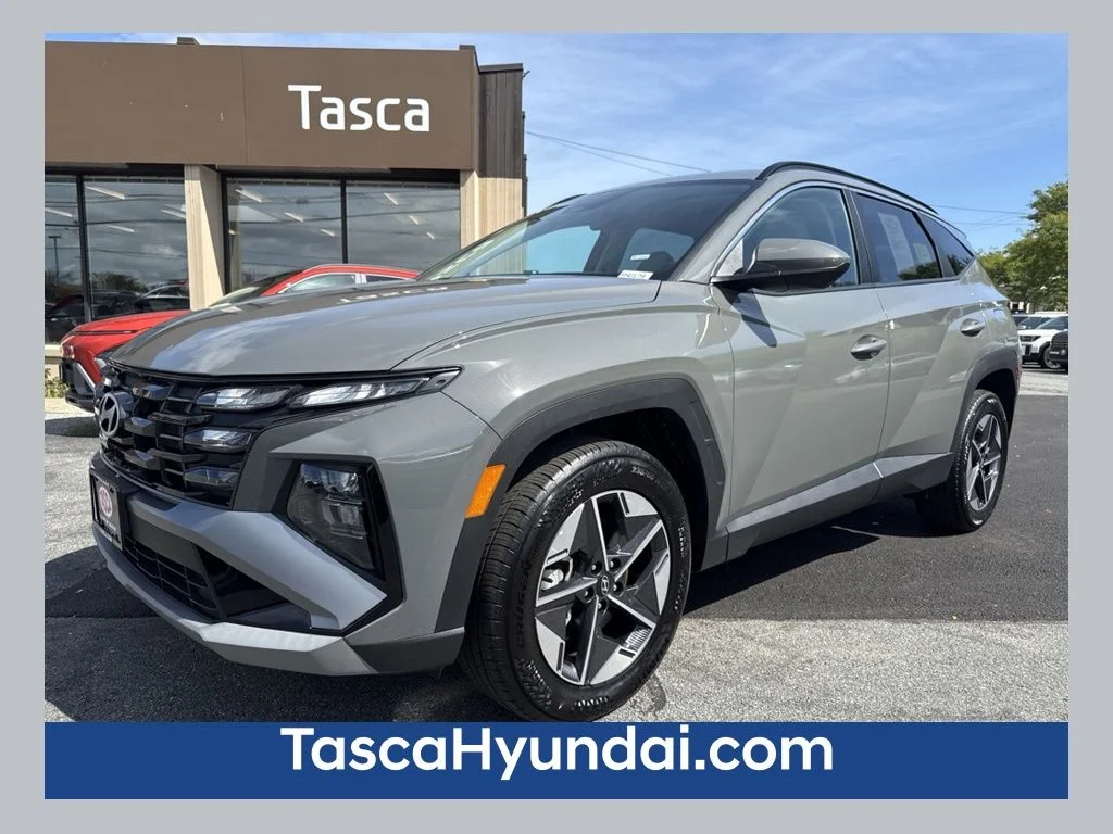 Used 2025 Gray Hyundai SEL image 1