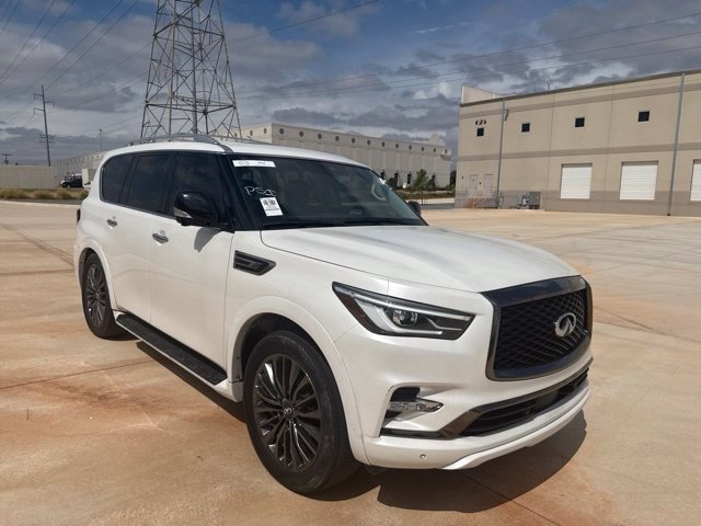 Used 2023 White INFINITI Premium Select image 3