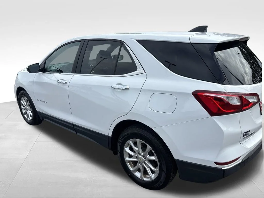 Used 2021 White Chevrolet LT image 3