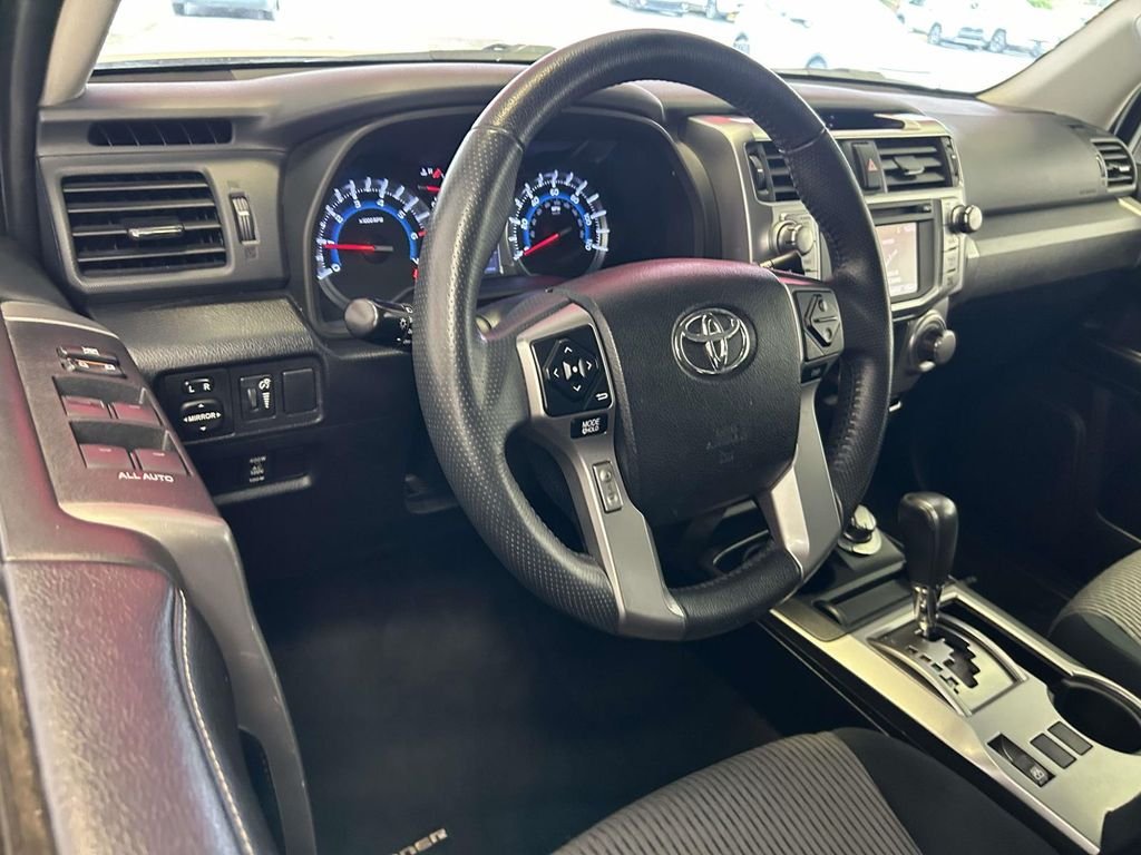 Used 2019 White Toyota SR5 image 14