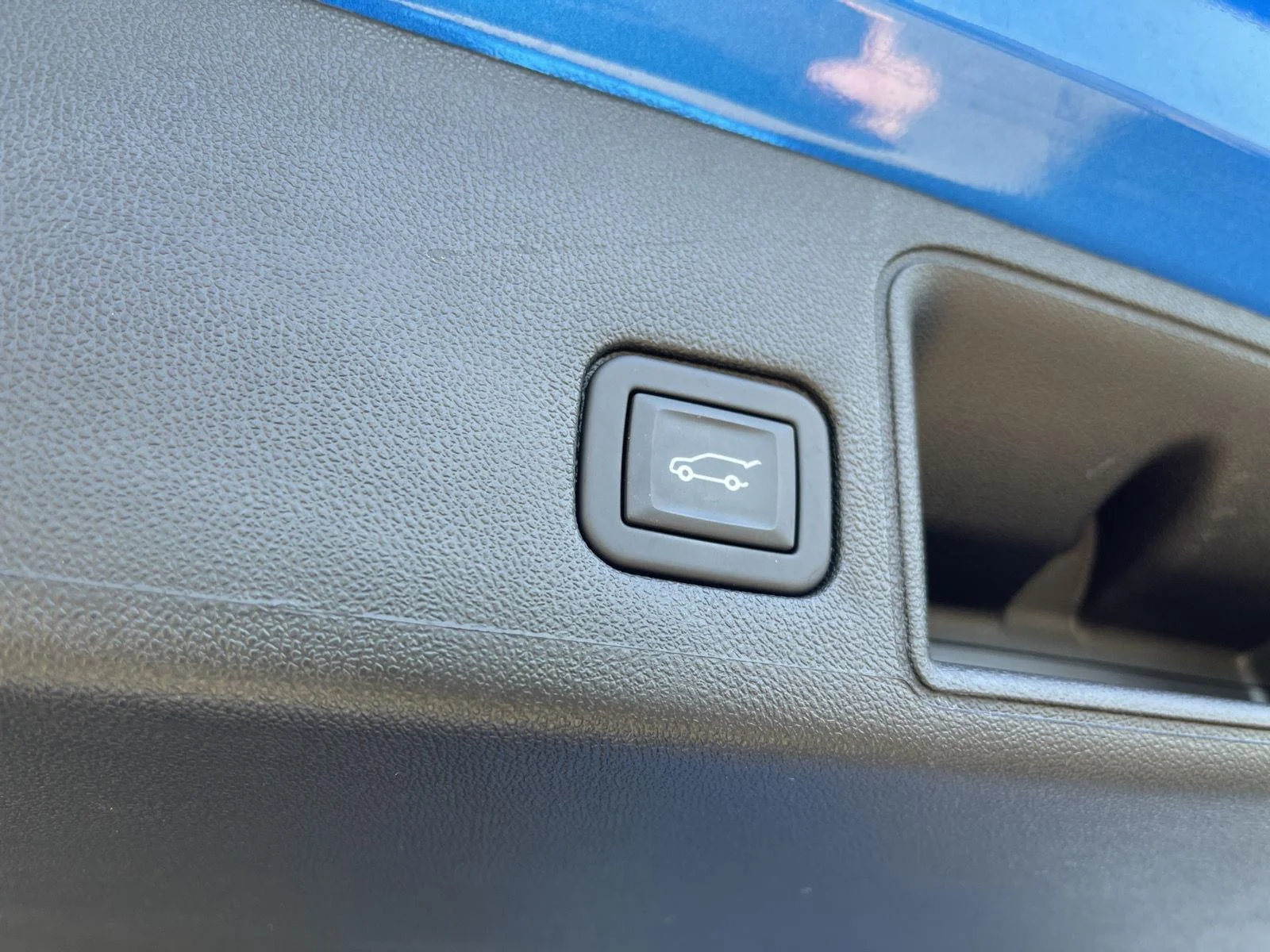 Used 2024 Riptide Metallic GMC SLE image 39