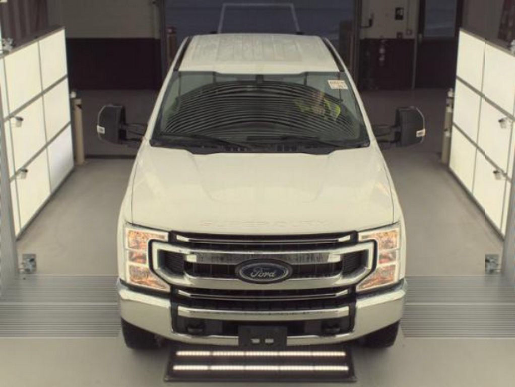 Used 2022 White Ford  image 2