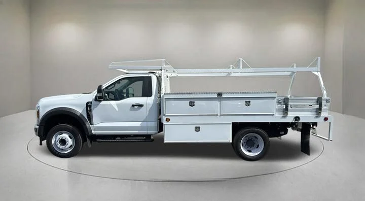 New 2024 Oxford White Ford F-450® XL image 3