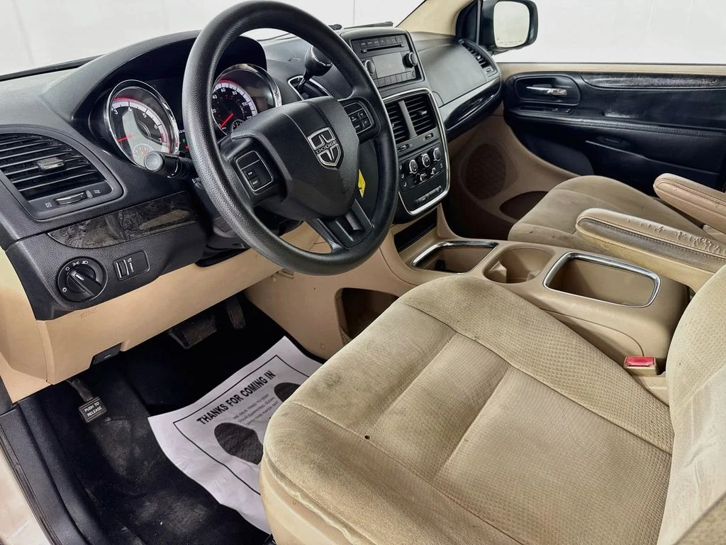 Used 2015 Cashmere/Sandstone Pearlcoat Dodge SXT image 10