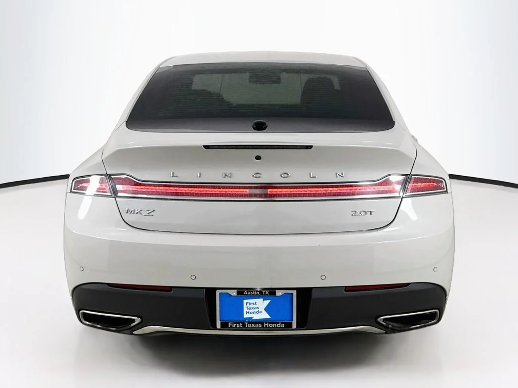 Used 2019 Pearl Metallic Lincoln Reserve image 6