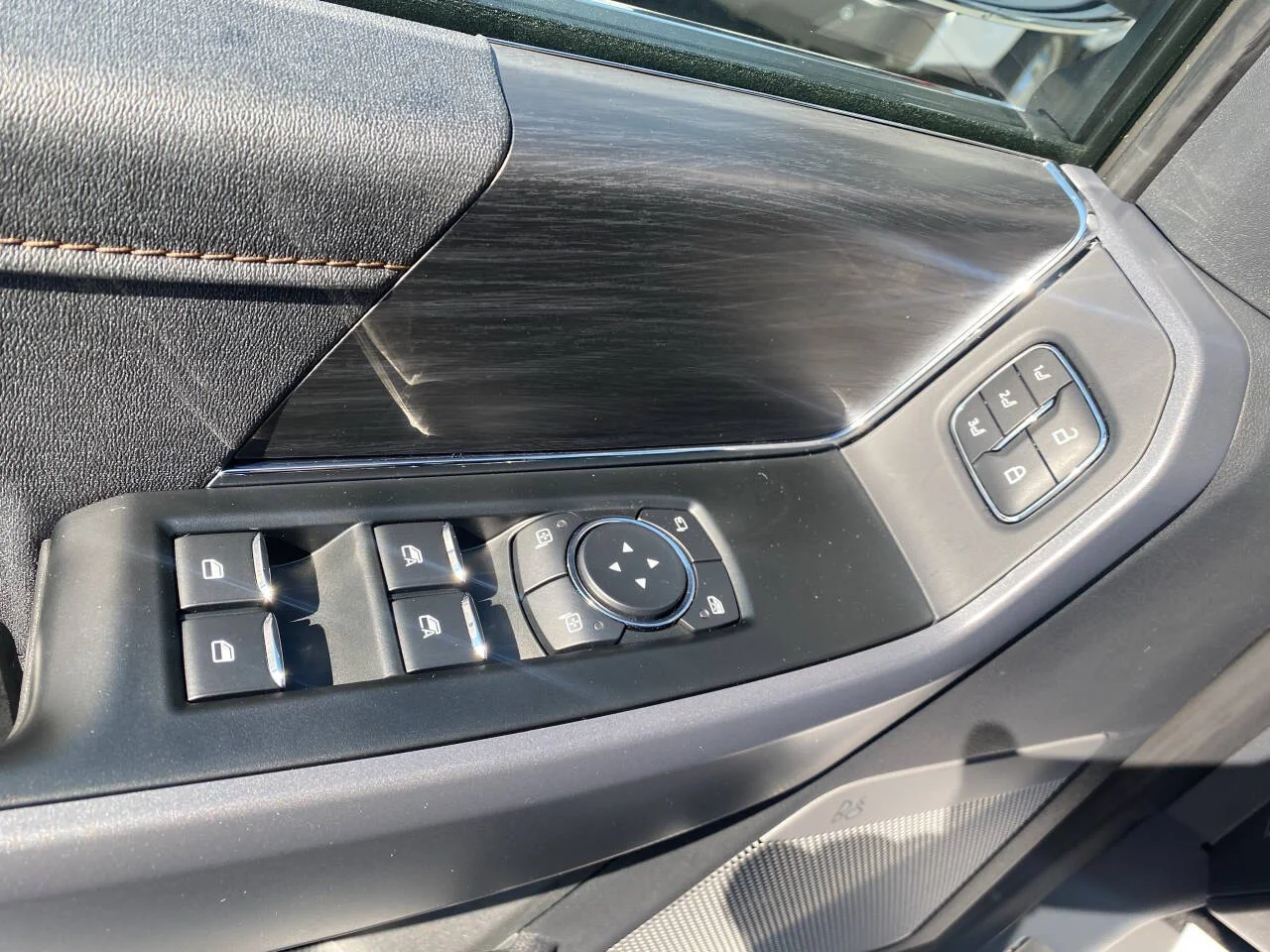 2025 Ford F-150 Lariat - Photo 15