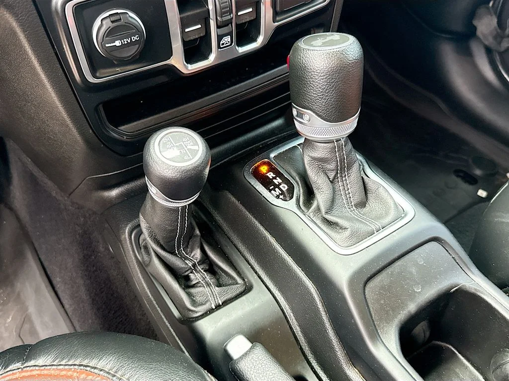 Used 2022 Gray Jeep Unlimited Sahara image 18