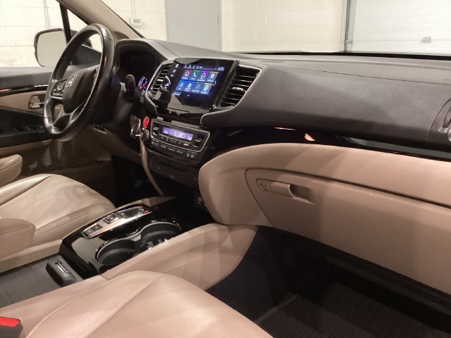 Used 2021  Honda Touring image 15