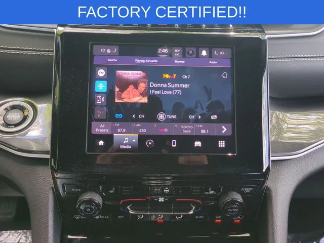 Used 2022 White Jeep Altitude image 24