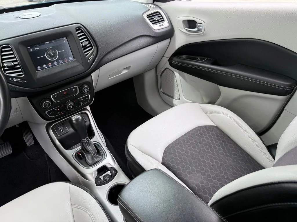 Certified Used 2019 Blue Jeep Latitude image 12