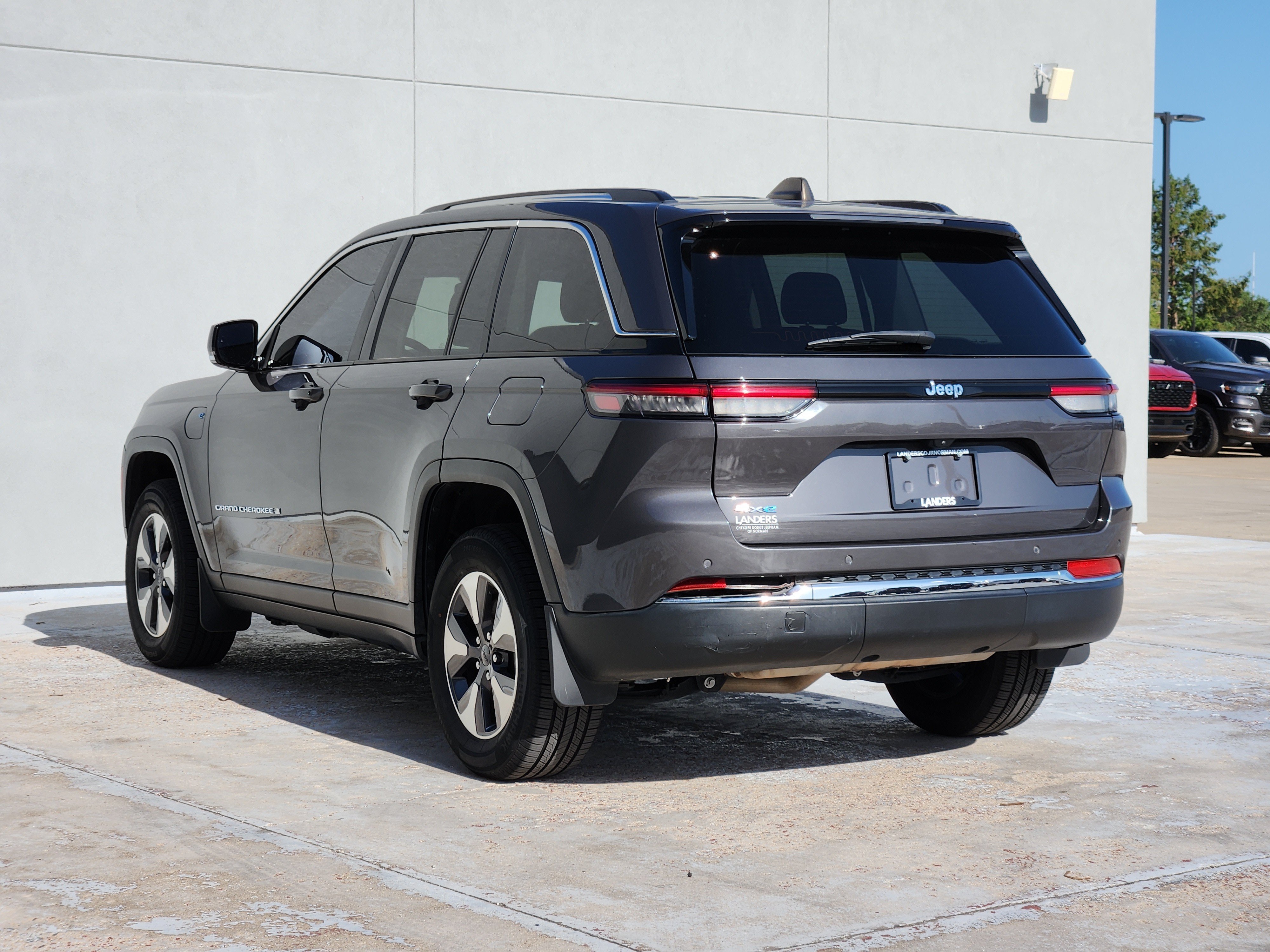 Used 2023 Baltic Gray Metallic Clearcoat Jeep 4DR 4WD image 6