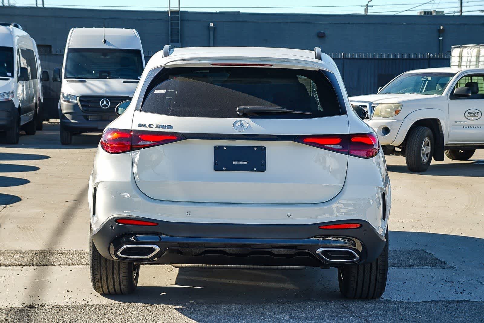 New 2026 Polar White Mercedes-Benz GLC 300 image 5