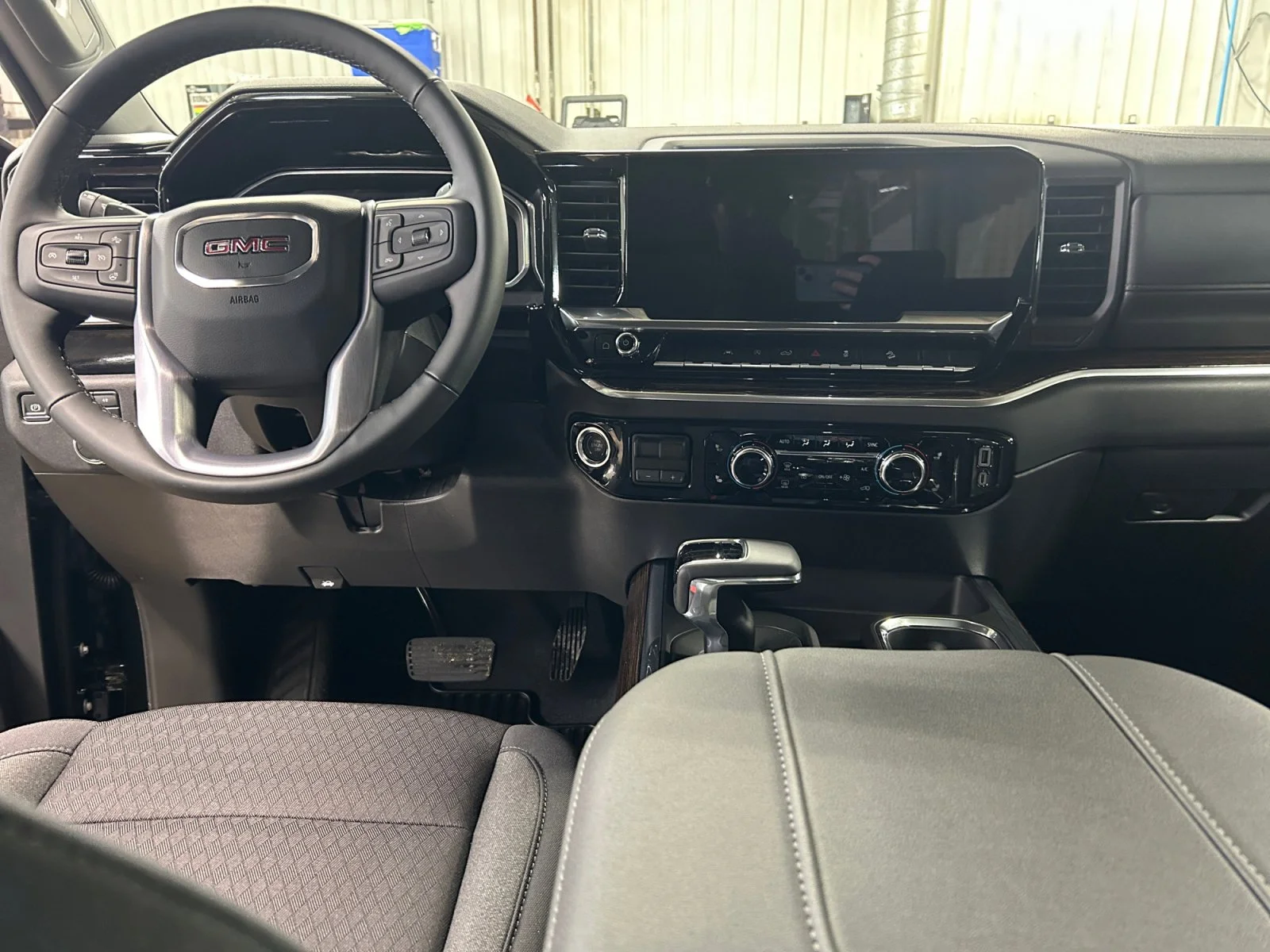 New 2026 Onyx Black GMC Elevation image 18