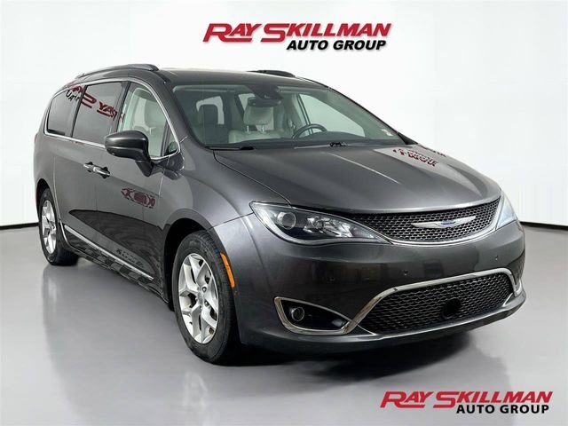 2019 Chrysler Pacifica Touring L Plus's photo