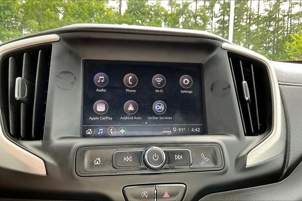 Used 2024 Silver GMC SLE image 18
