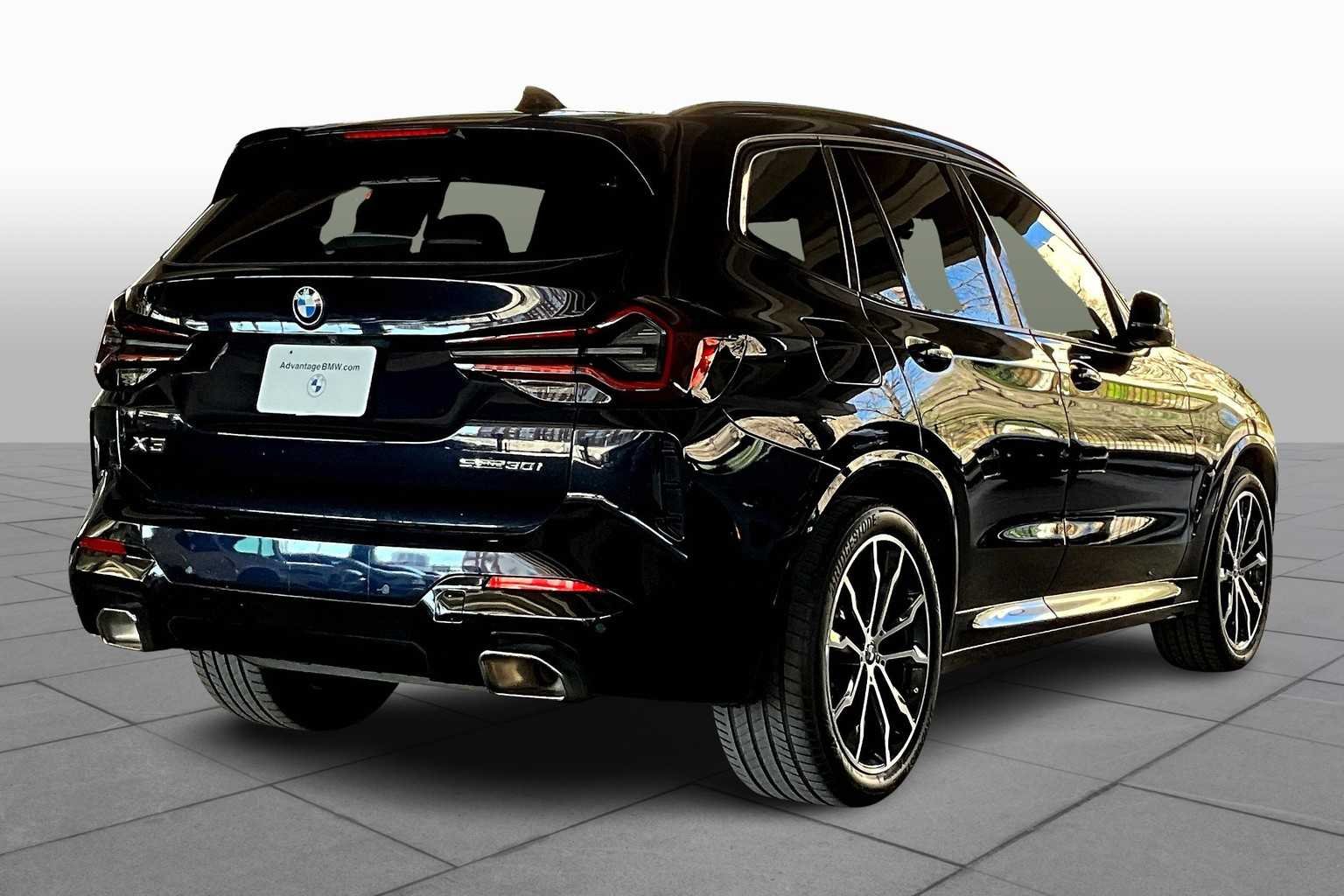 Used 2022 Carbon Black Metallic BMW sDrive30i image 12