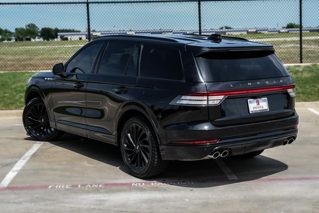 Used 2025 Black Lincoln Reserve image 13
