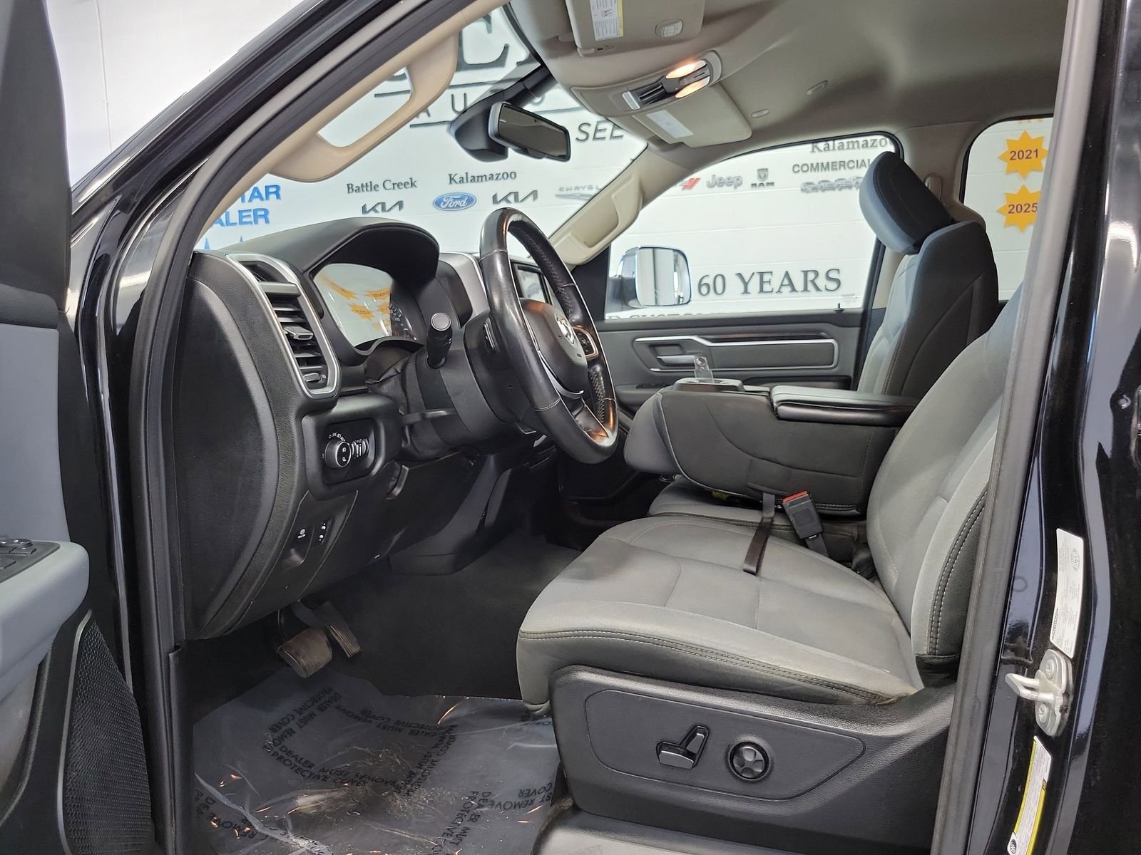 Used 2019 Black Ram Big Horn/Lone Star image 8