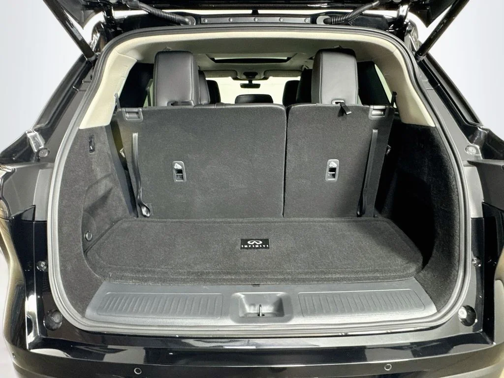 Certified Used 2026 Black INFINITI LUXE image 35