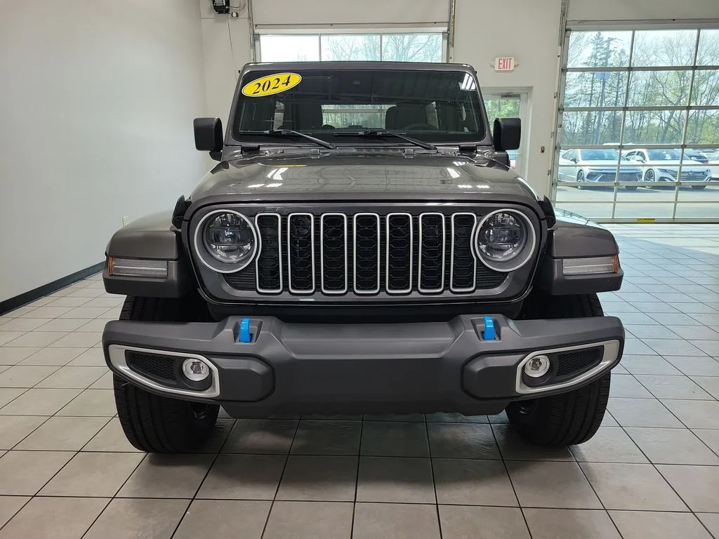 Used 2024 Gray Jeep Sahara 4xe image 9