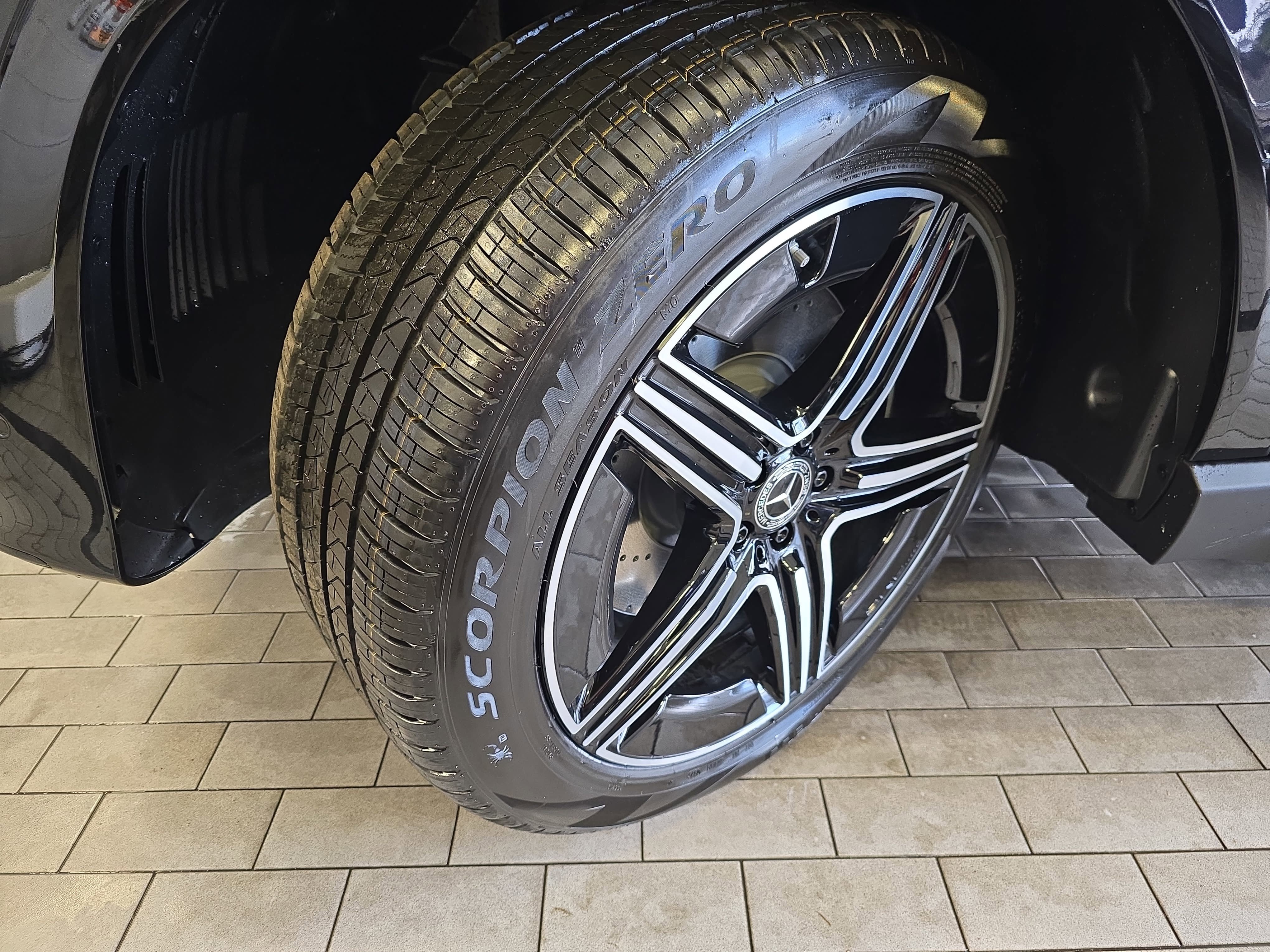 New 2026 Obsidian Black Metallic Mercedes-Benz GLE350 image 35