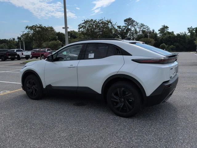 New 2026 Wind Chill Pearl Toyota SE image 6
