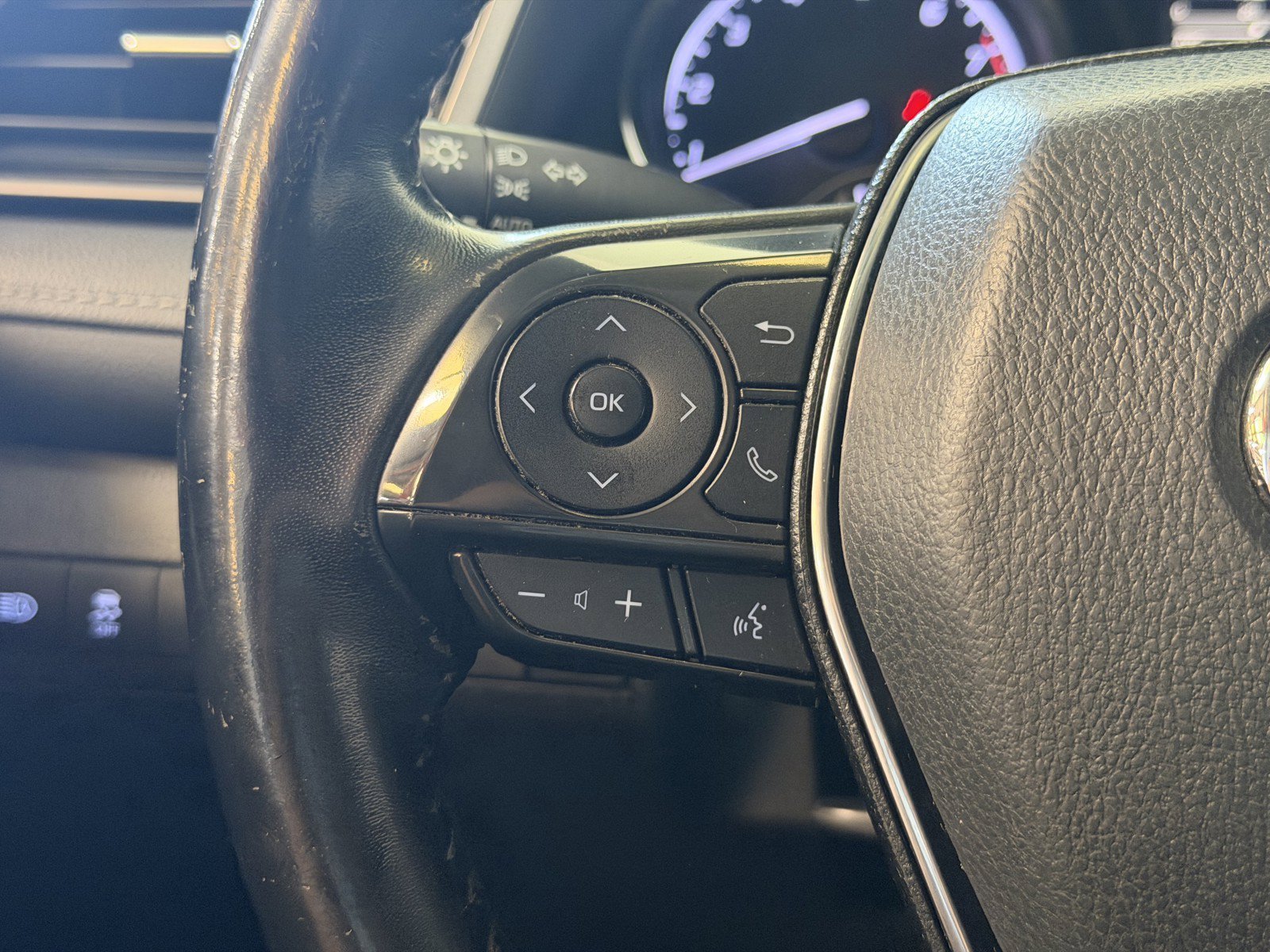 Used 2020 Celestial Silver Metallic Toyota SE image 16