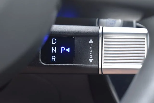 Used 2025 Silver Hyundai SEL image 22